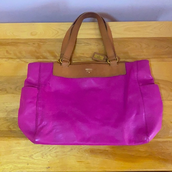 Pink Leather Fossil purse - Picture 1 of 3